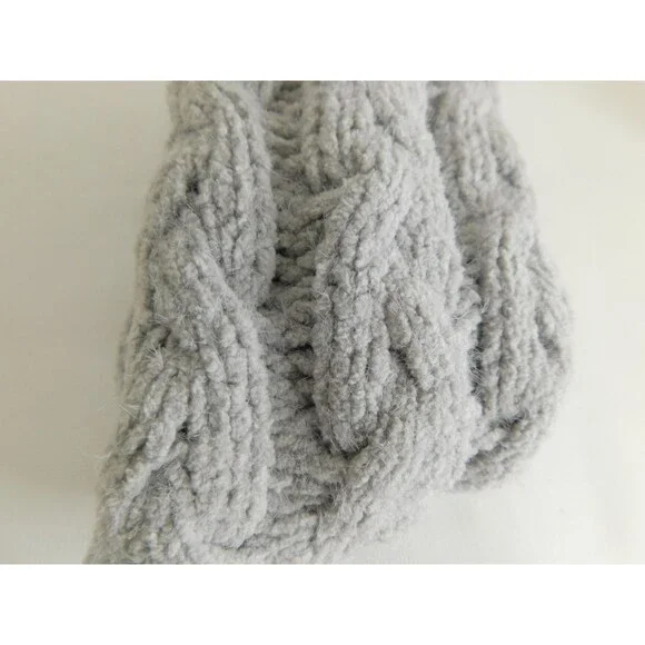 The Original Muk Luks Womens Cable Chenille Socks One Size Gray New - Picture 3 of 7